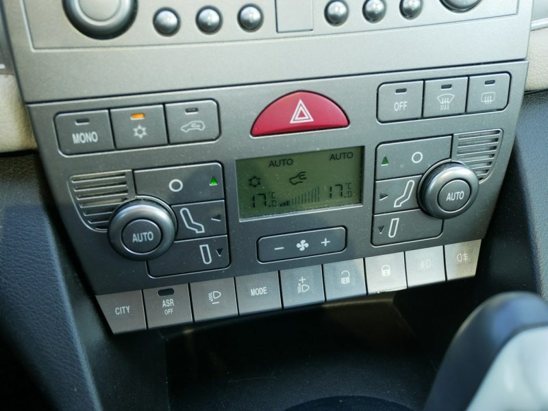 Lancia Ypsilon 1.4 16V 95KM Platino Automat Panorama -2xKlimatr -1 Wł od 8 lat III (2003-2011)