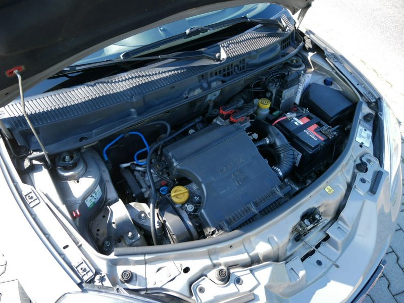 Lancia Ypsilon 1.4 16V 95KM Platino Automat Panorama -2xKlimatr -1 Wł od 8 lat III (2003-2011)