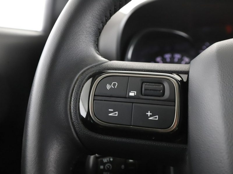 Citroen C3 Aircross PDC hak klima auto tempomat navi bluetooth