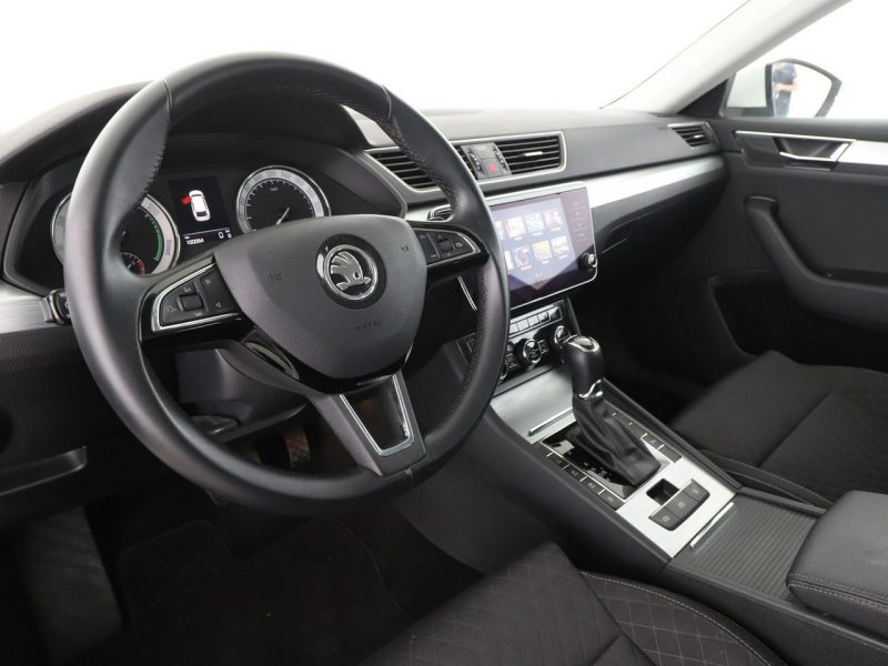 Škoda Superb Plug-in Hybrid Ambition automat navi grzane fotele climatronic PDC tem III (2015-2023)