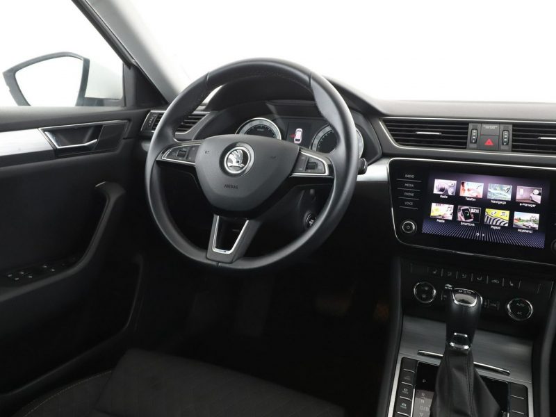 Škoda Superb Plug-in Hybrid Ambition automat navi grzane fotele climatronic PDC tem III (2015-2023)