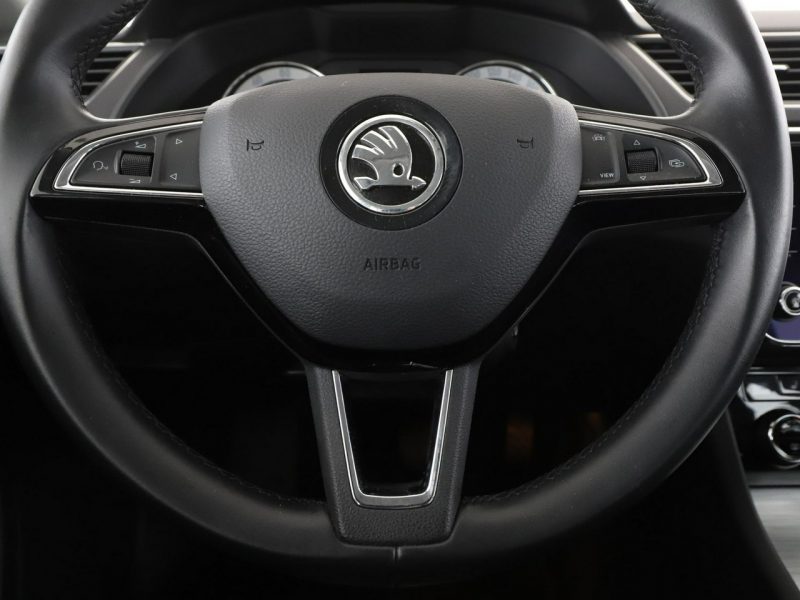 Škoda Superb Plug-in Hybrid Ambition automat navi grzane fotele climatronic PDC tem III (2015-2023)
