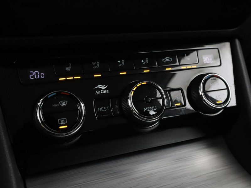 Škoda Superb Plug-in Hybrid Ambition automat navi grzane fotele climatronic PDC tem III (2015-2023)