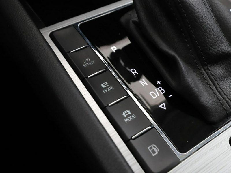 Škoda Superb Plug-in Hybrid Ambition automat navi grzane fotele climatronic PDC tem III (2015-2023)
