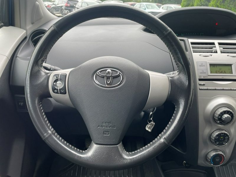 Toyota Yaris 1.0 Benzyna 69KM Klimatyzacja Elektryka Isofix Sprawadzony II (2005-2011)