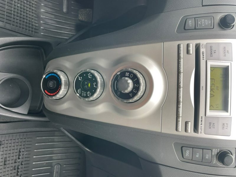 Toyota Yaris 1.0 Benzyna 69KM Klimatyzacja Elektryka Isofix Sprawadzony II (2005-2011)