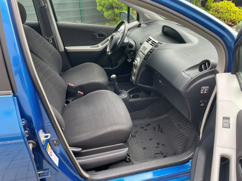 Toyota Yaris 1.0 Benzyna 69KM Klimatyzacja Elektryka Isofix Sprawadzony II (2005-2011)