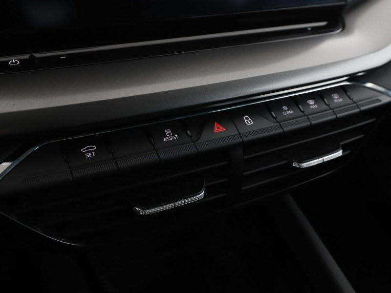 Škoda Octavia Ambition automat 150KM virtual navi PDC grzane fotele ACC LED climatro IV (2020-)