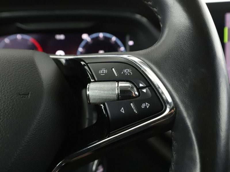 Škoda Octavia Ambition automat 150KM virtual navi PDC grzane fotele ACC LED climatro IV (2020-)