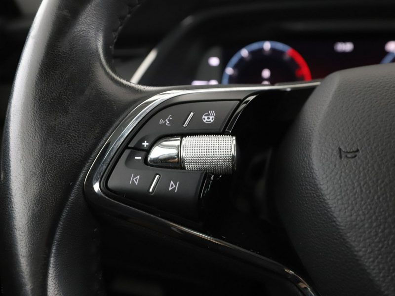 Škoda Octavia Ambition automat 150KM virtual navi PDC grzane fotele ACC LED climatro IV (2020-)