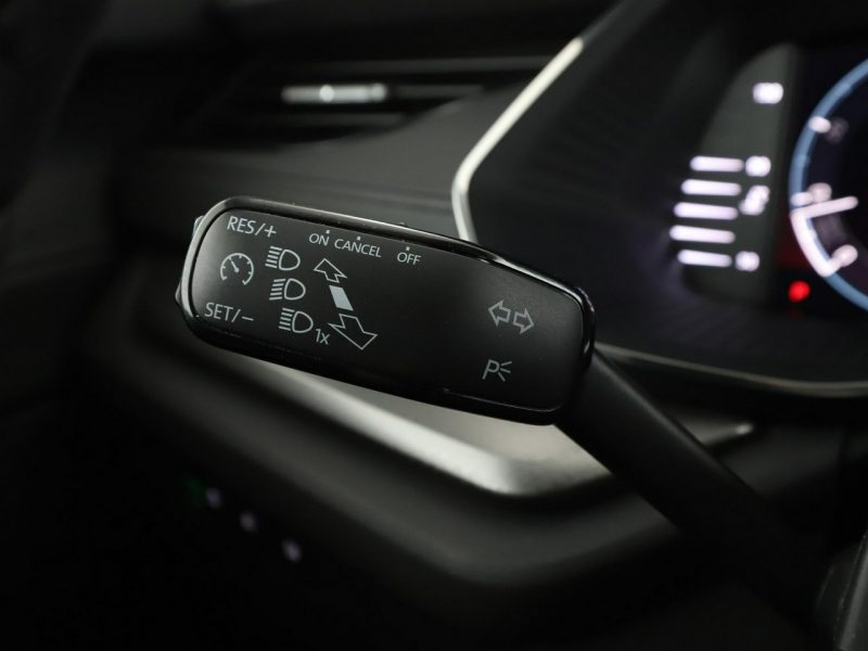 Škoda Octavia Ambition automat 150KM virtual navi PDC grzane fotele ACC LED climatro IV (2020-)