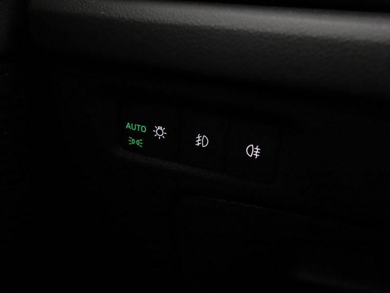 Škoda Octavia Ambition automat 150KM virtual navi PDC grzane fotele ACC LED climatro IV (2020-)