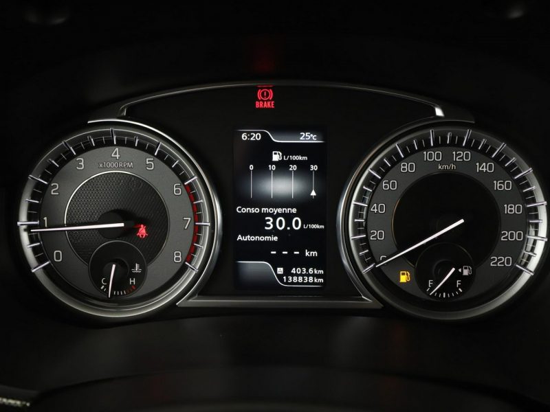 Suzuki Vitara navi klima auto grzane fotele kamera czujniki parkowania półskóra II (2015-2019)