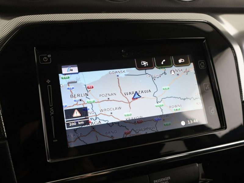 Suzuki Vitara navi klima auto grzane fotele kamera czujniki parkowania półskóra II (2015-2019)