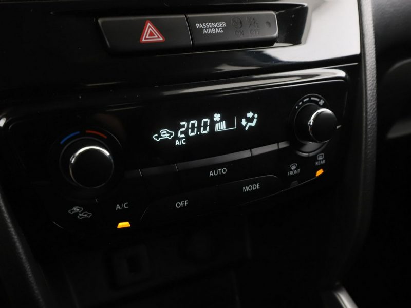 Suzuki Vitara navi klima auto grzane fotele kamera czujniki parkowania półskóra II (2015-2019)