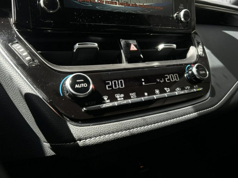 Toyota Corolla 1.8 Hybrid COMFORT TECH, salon Polska, gwarancja, FV23% Seria E16 (2012-)