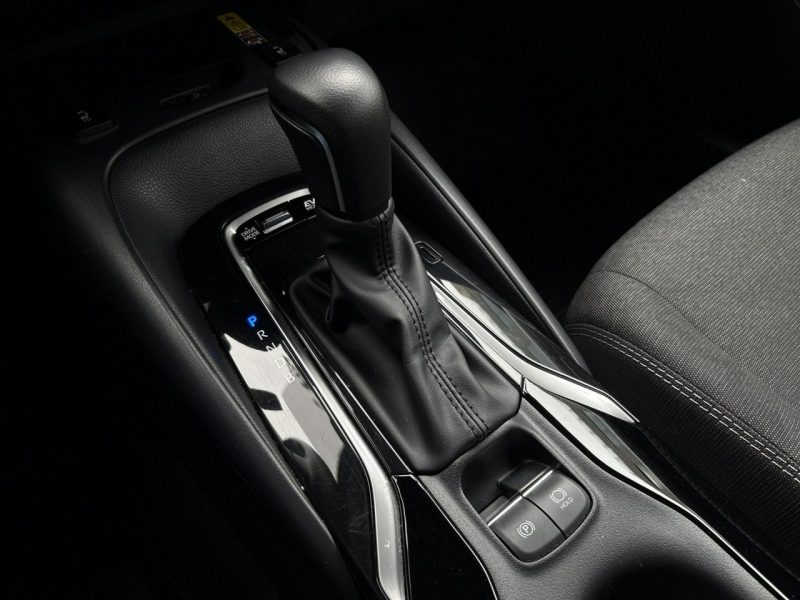 Toyota Corolla 1.8 Hybrid COMFORT TECH, salon Polska, gwarancja, FV23% Seria E16 (2012-)