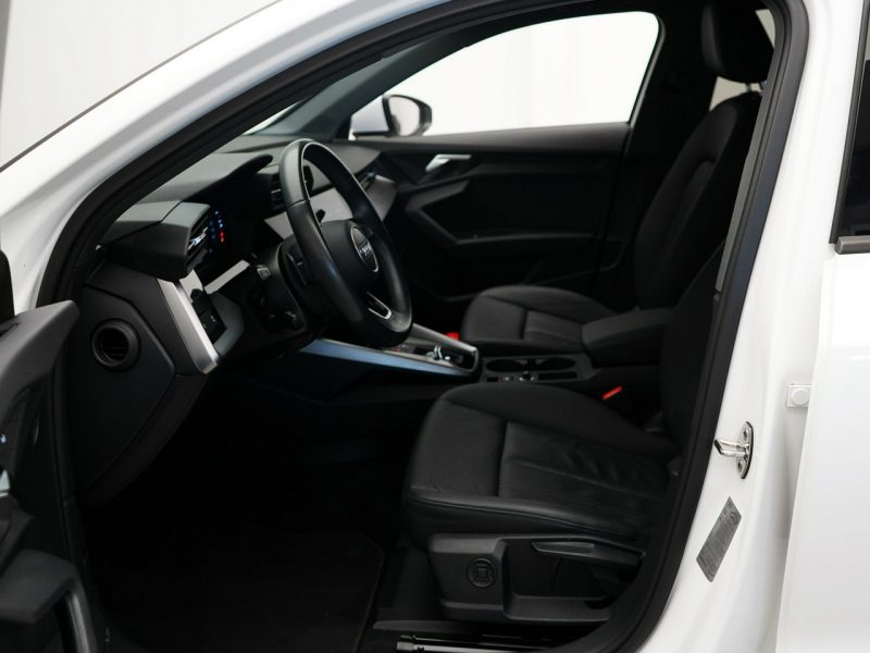 Audi A3 35TFSI 150 KM Stronic Smartphone interface Kamera Tempomat Ambiente 8Y