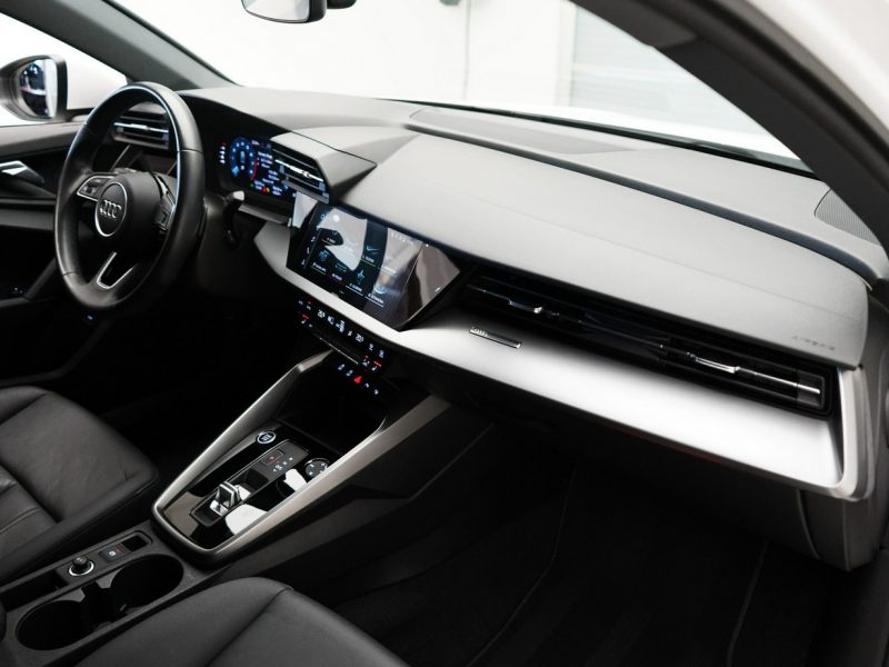Audi A3 35TFSI 150 KM Stronic Smartphone interface Kamera Tempomat Ambiente 8Y
