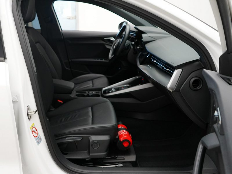 Audi A3 35TFSI 150 KM Stronic Smartphone interface Kamera Tempomat Ambiente 8Y