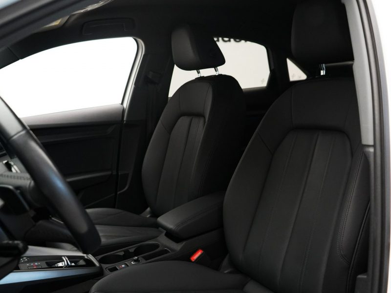 Audi A3 35TFSI 150 KM Stronic Smartphone interface Kamera Tempomat Ambiente 8Y