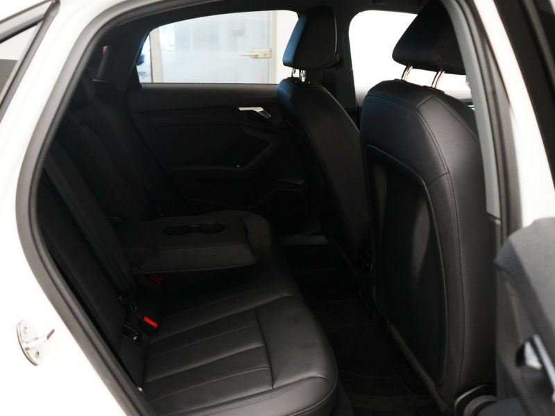 Audi A3 35TFSI 150 KM Stronic Smartphone interface Kamera Tempomat Ambiente 8Y