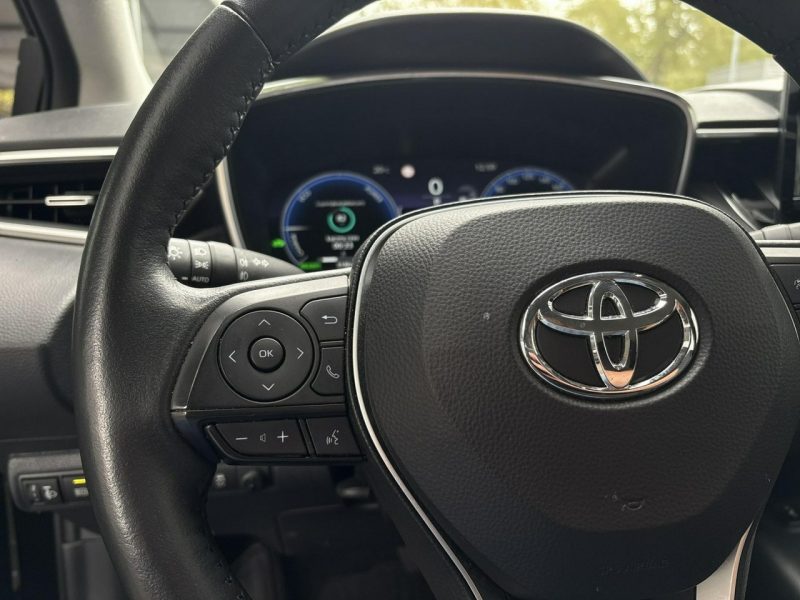 Toyota Corolla 1.8 Hybrid COMFORT TECH, salon Polska, gwarancja, FV23% Seria E16 (2012-)