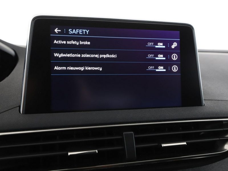 Peugeot 3008 II (2016-)