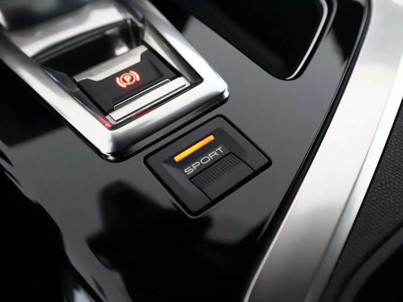 Peugeot 3008 II (2016-)