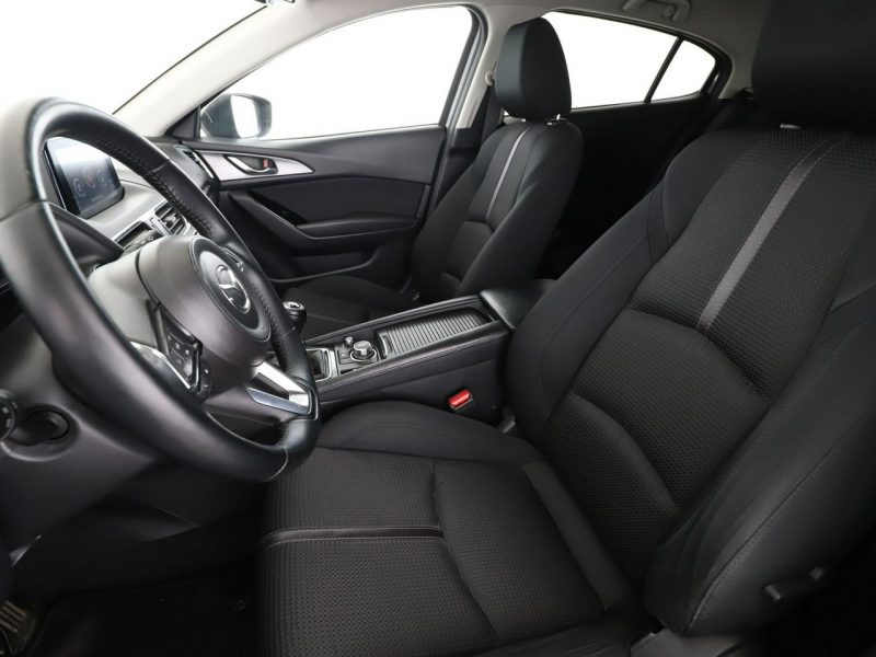 Mazda 3 klima auto tempomat kamera cofania czujniki grzane fotele nav blth III (2013-)