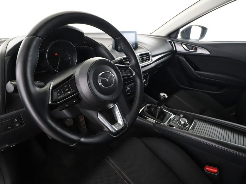 Mazda 3 klima auto tempomat kamera cofania czujniki grzane fotele nav blth III (2013-)