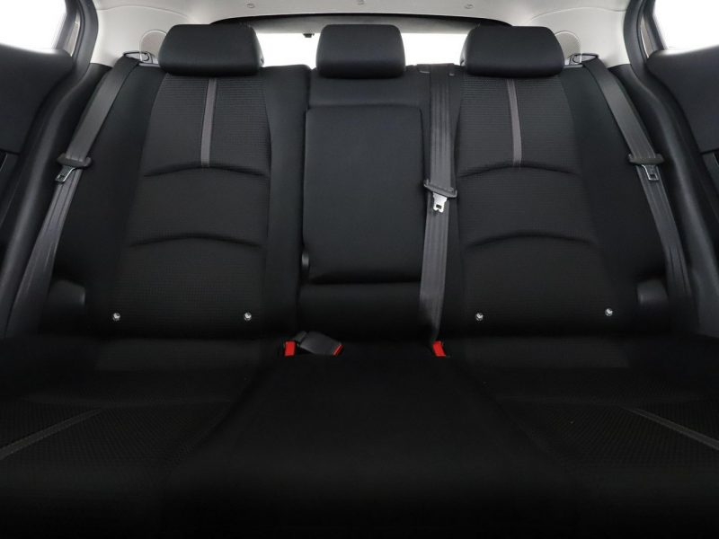 Mazda 3 klima auto tempomat kamera cofania czujniki grzane fotele nav blth III (2013-)
