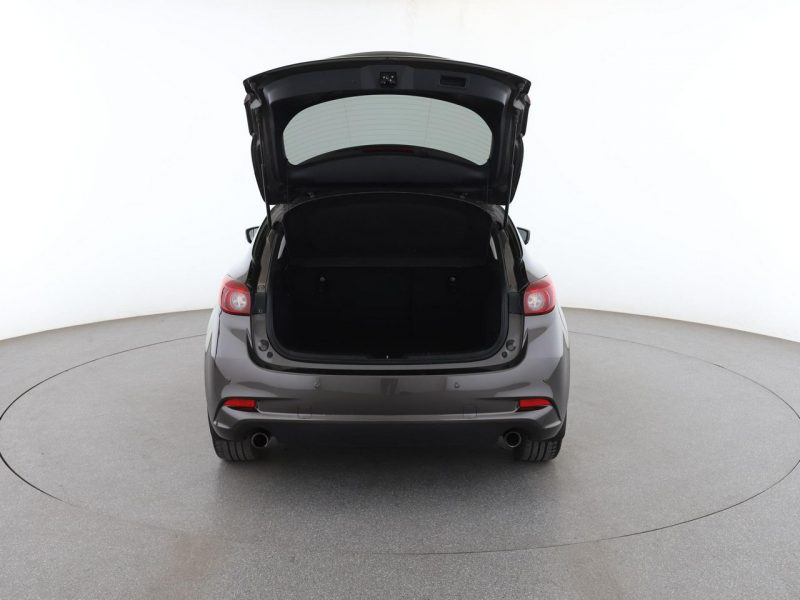Mazda 3 klima auto tempomat kamera cofania czujniki grzane fotele nav blth III (2013-)