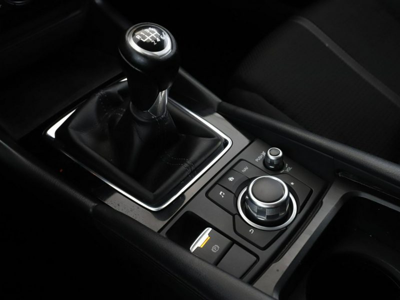 Mazda 3 klima auto tempomat kamera cofania czujniki grzane fotele nav blth III (2013-)