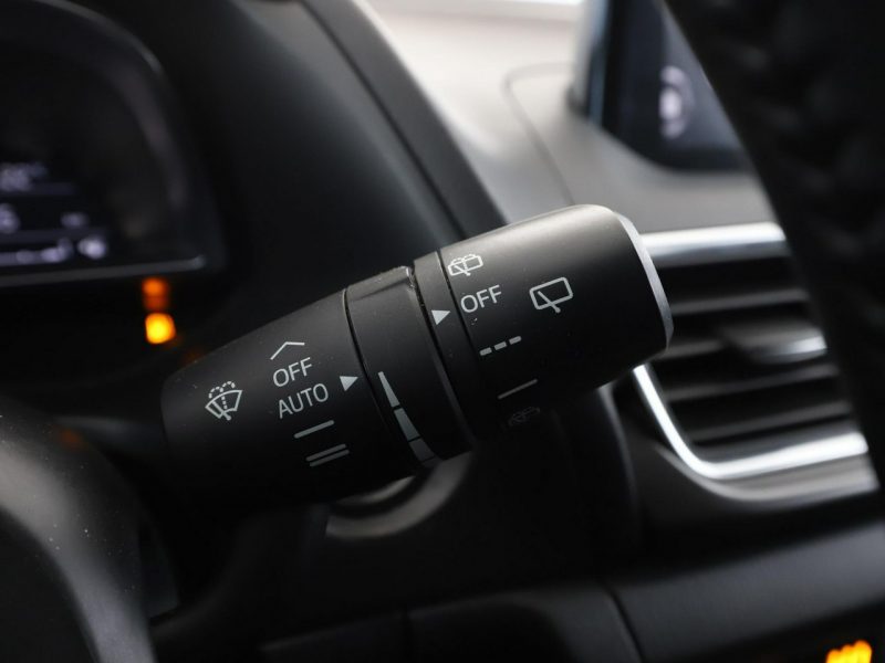 Mazda 3 klima auto tempomat kamera cofania czujniki grzane fotele nav blth III (2013-)