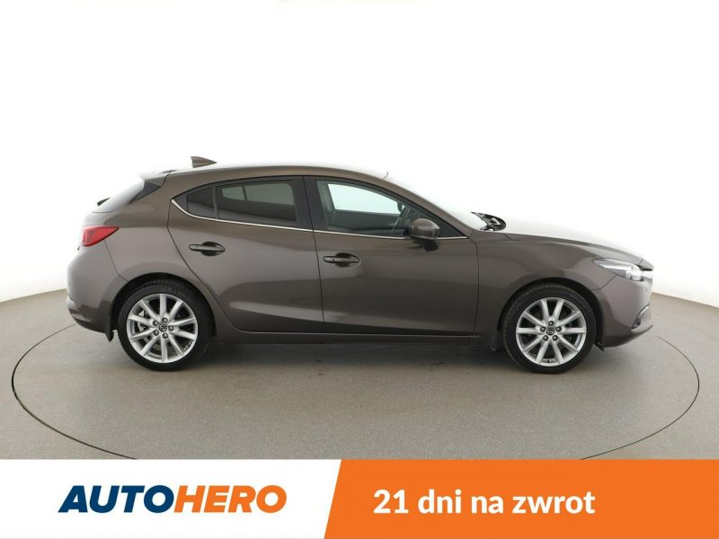 Mazda 3 klima auto tempomat kamera cofania czujniki grzane fotele nav blth III (2013-)