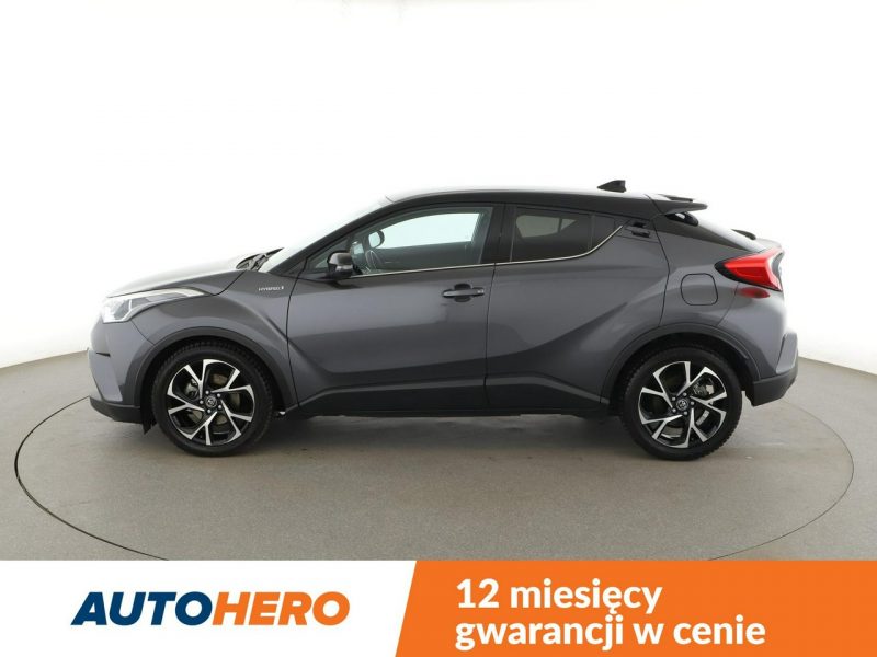 Toyota C-HR niski przebieg navi grzane fotele ACC Bluetooth