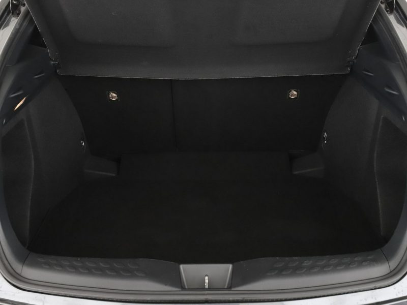 Toyota C-HR niski przebieg navi grzane fotele ACC Bluetooth