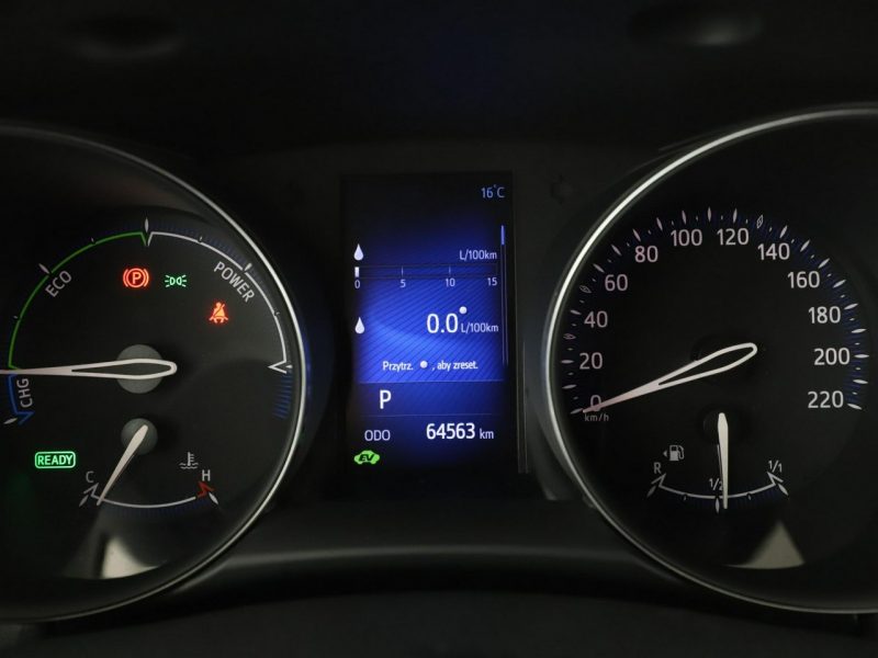 Toyota C-HR niski przebieg navi grzane fotele ACC Bluetooth