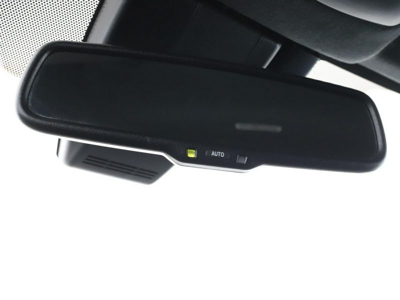 Toyota C-HR niski przebieg navi grzane fotele ACC Bluetooth