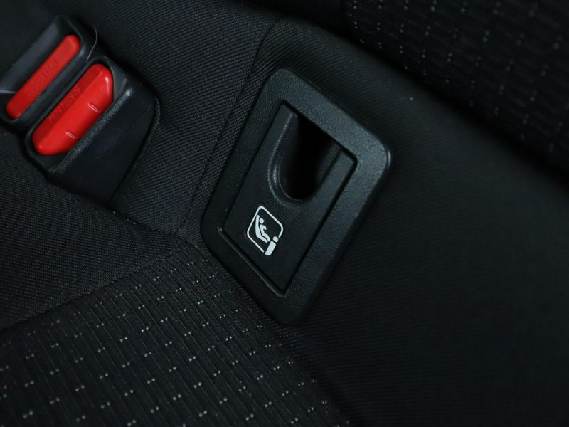 Toyota C-HR niski przebieg navi grzane fotele ACC Bluetooth