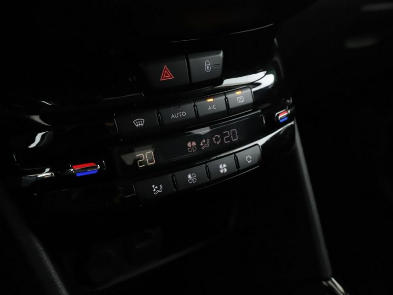 Peugeot 2008 LED, Navi, Aut.klima, Tempomat, Bluetooth II (2019-)