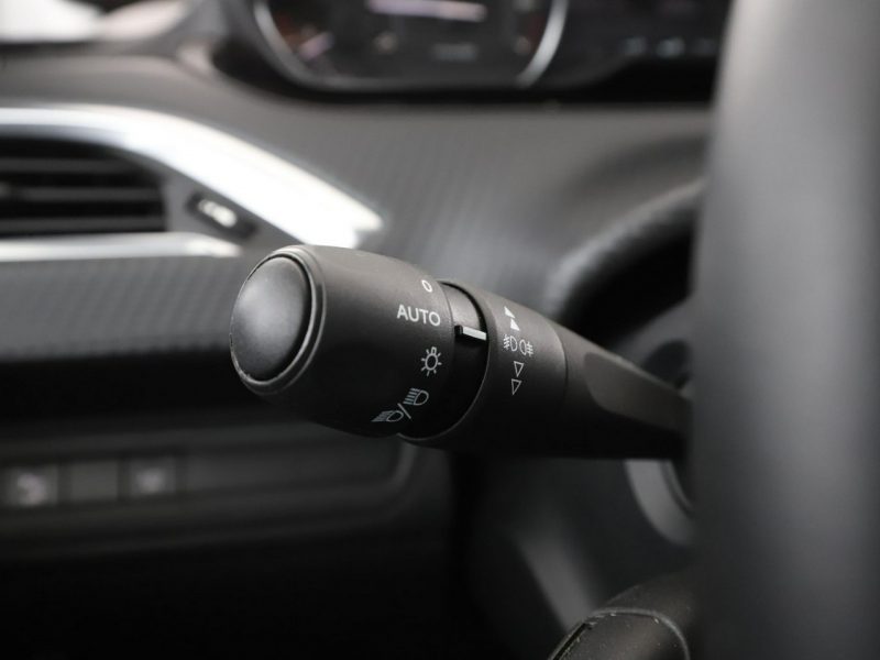 Peugeot 2008 LED, Navi, Aut.klima, Tempomat, Bluetooth II (2019-)
