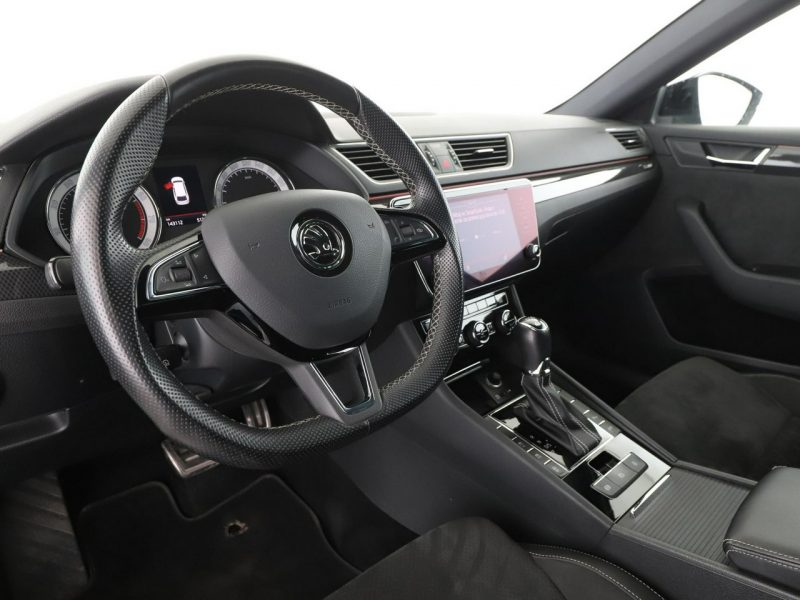 Škoda Superb automat 4x4 acantara bi-xenon PDC ACC grzane fotele navi bluetooth III (2015-2023)