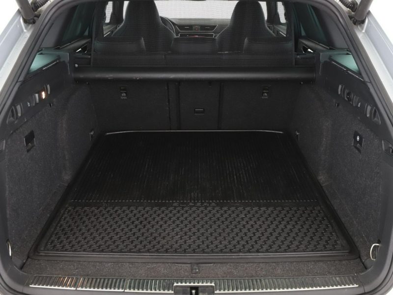 Škoda Superb automat 4x4 acantara bi-xenon PDC ACC grzane fotele navi bluetooth III (2015-2023)