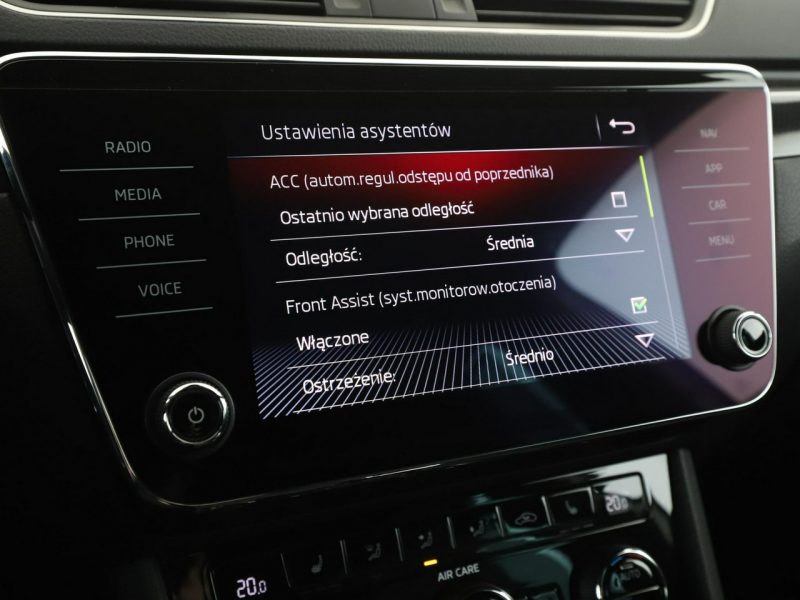 Škoda Superb automat 4x4 acantara bi-xenon PDC ACC grzane fotele navi bluetooth III (2015-2023)