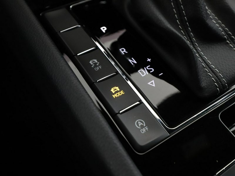 Škoda Superb automat 4x4 acantara bi-xenon PDC ACC grzane fotele navi bluetooth III (2015-2023)