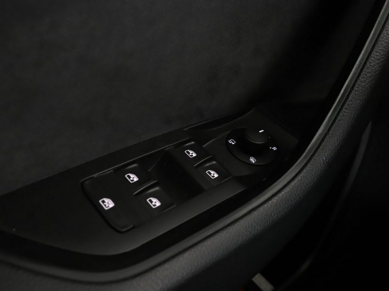 Škoda Superb automat 4x4 acantara bi-xenon PDC ACC grzane fotele navi bluetooth III (2015-2023)