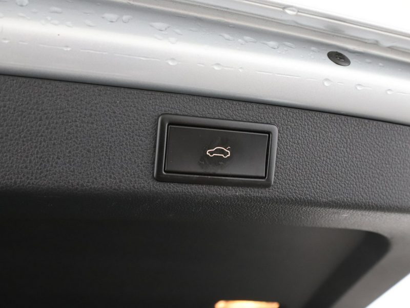 Škoda Superb automat 4x4 acantara bi-xenon PDC ACC grzane fotele navi bluetooth III (2015-2023)