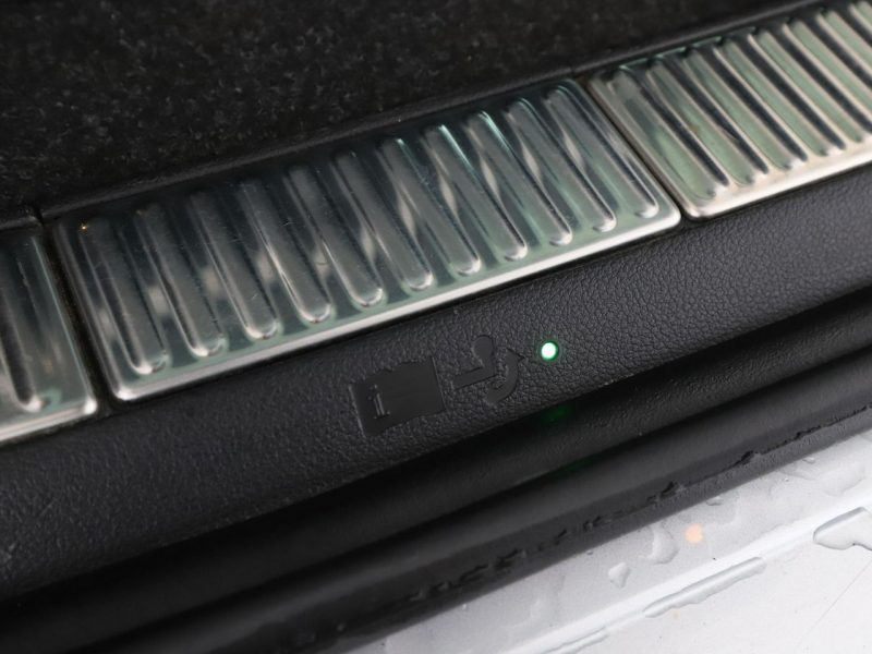 Škoda Superb automat 4x4 acantara bi-xenon PDC ACC grzane fotele navi bluetooth III (2015-2023)
